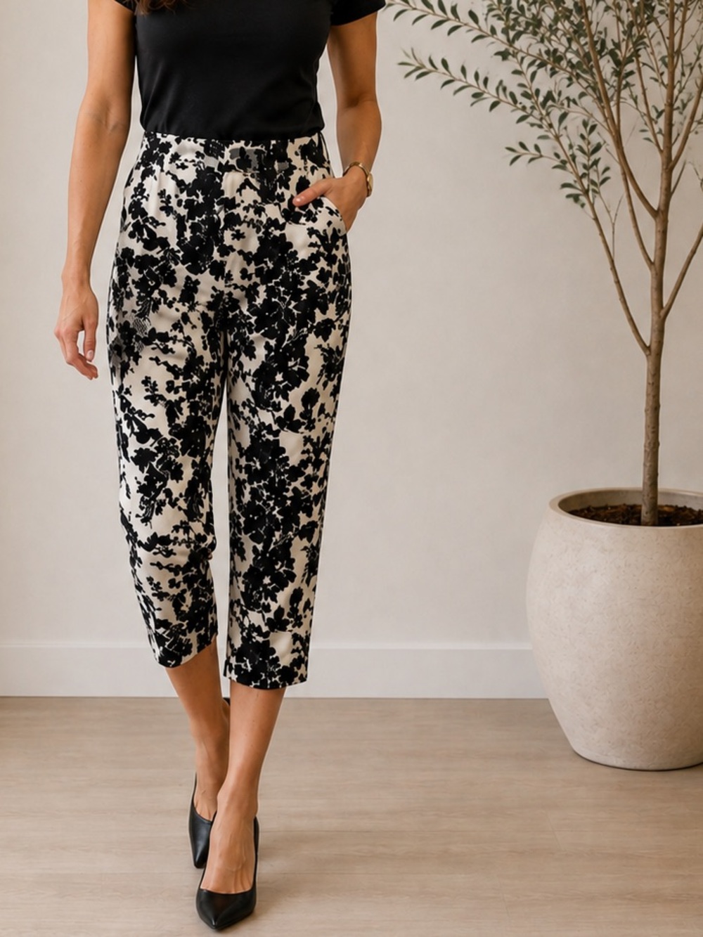 GAP Black White Floral Ankle Pants